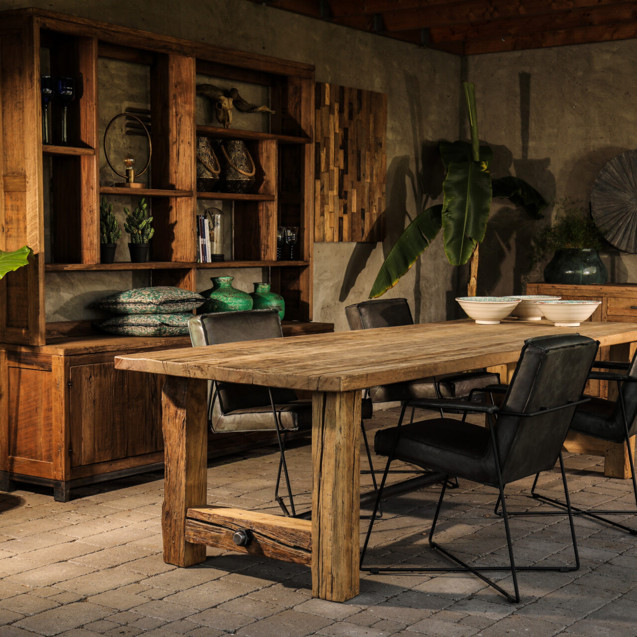 tafels van oud hout